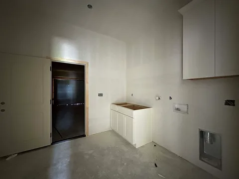 Clinton gallery 17