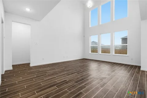 Lennox gallery 15